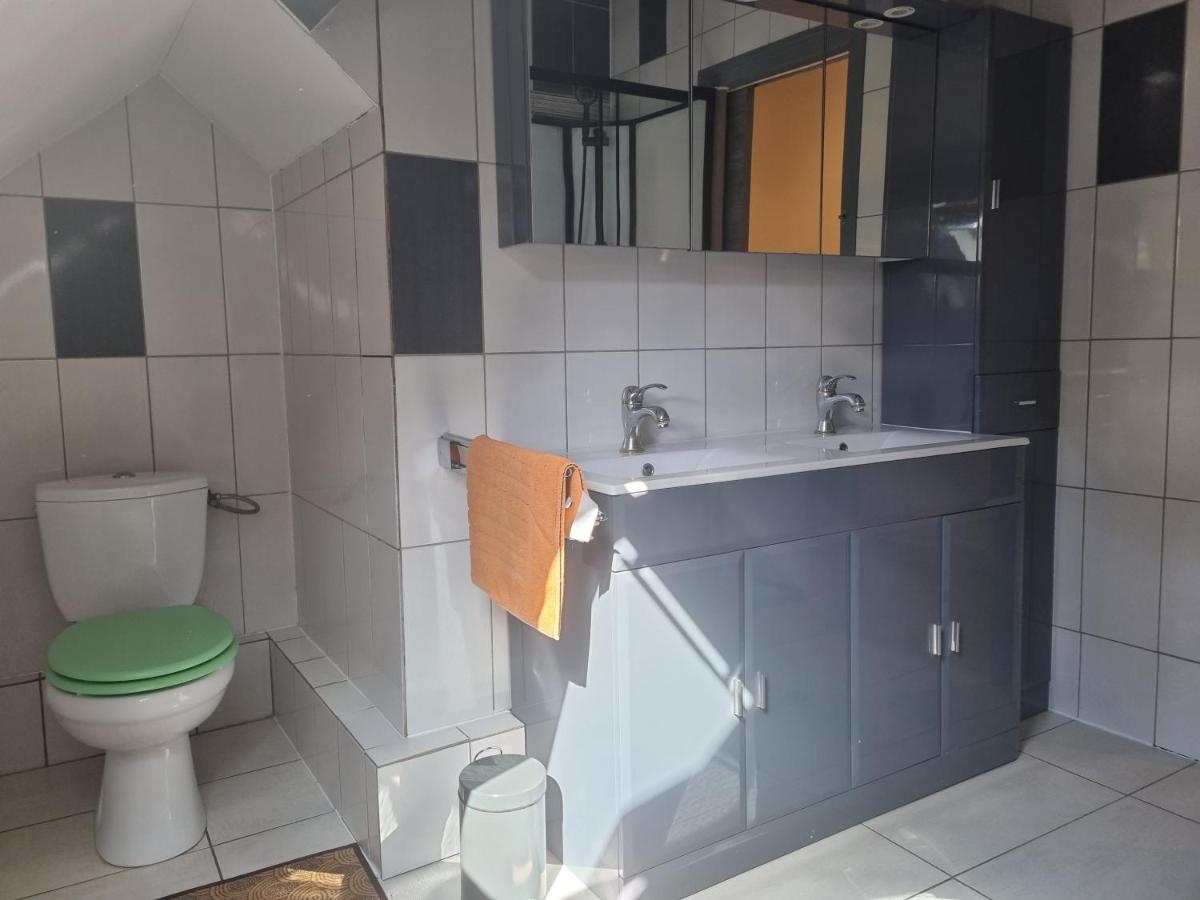 Chambres Individuelles Avec Cuisine Commune Tilloloy Exterior photo