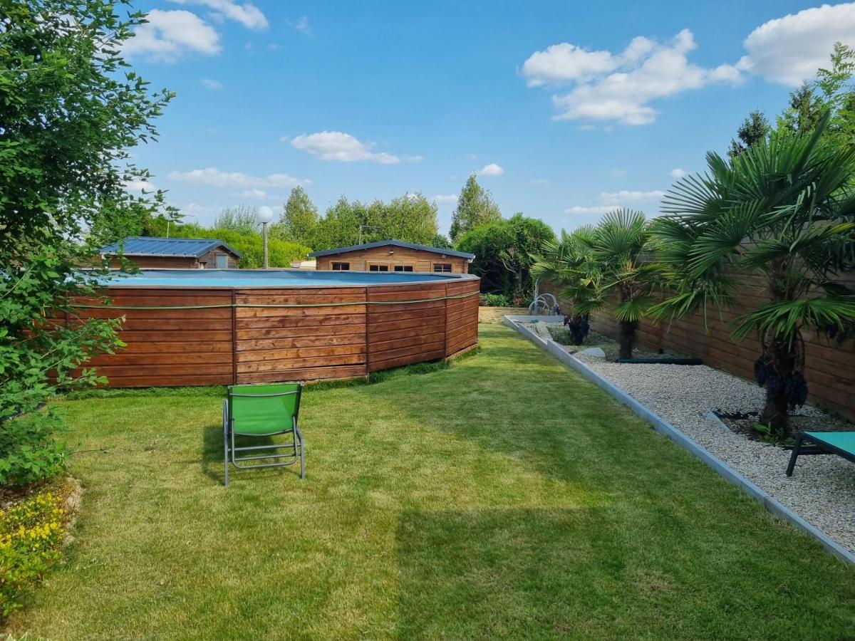Chambres Individuelles Avec Cuisine Commune Tilloloy Exterior photo